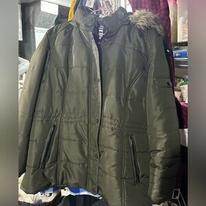 Intel details woman’s puffer jacket